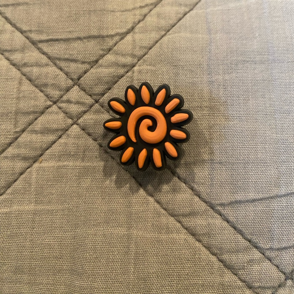 Sunflower Spiral Croc Jibblet NWOT
